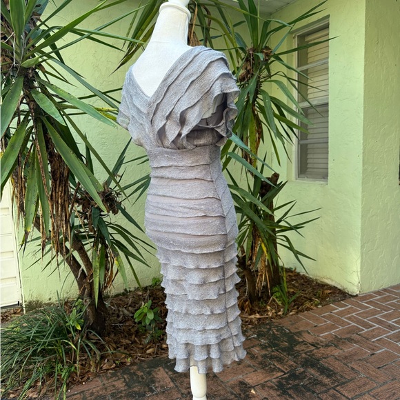 Silver Gray Tiered Sweetheart Neckline Dress - Picture 4 of 6